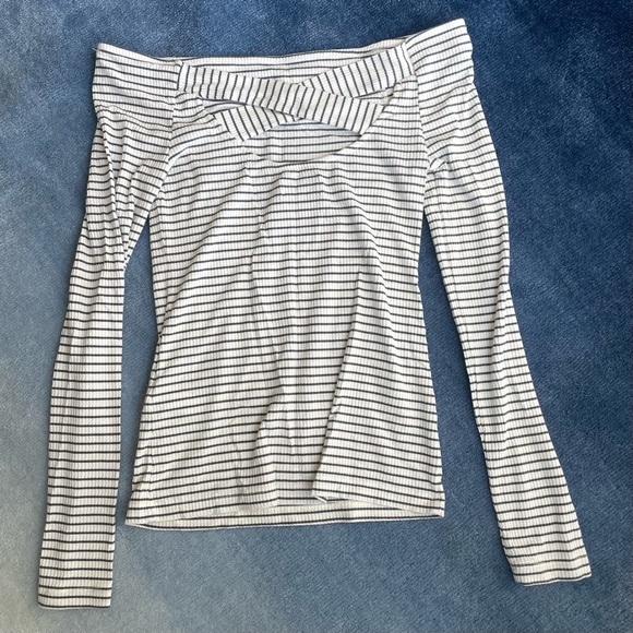 ⚠️LAST CHANCE Lucky Brand Stripe Off Shoulder Top - Picture 4 of 5
